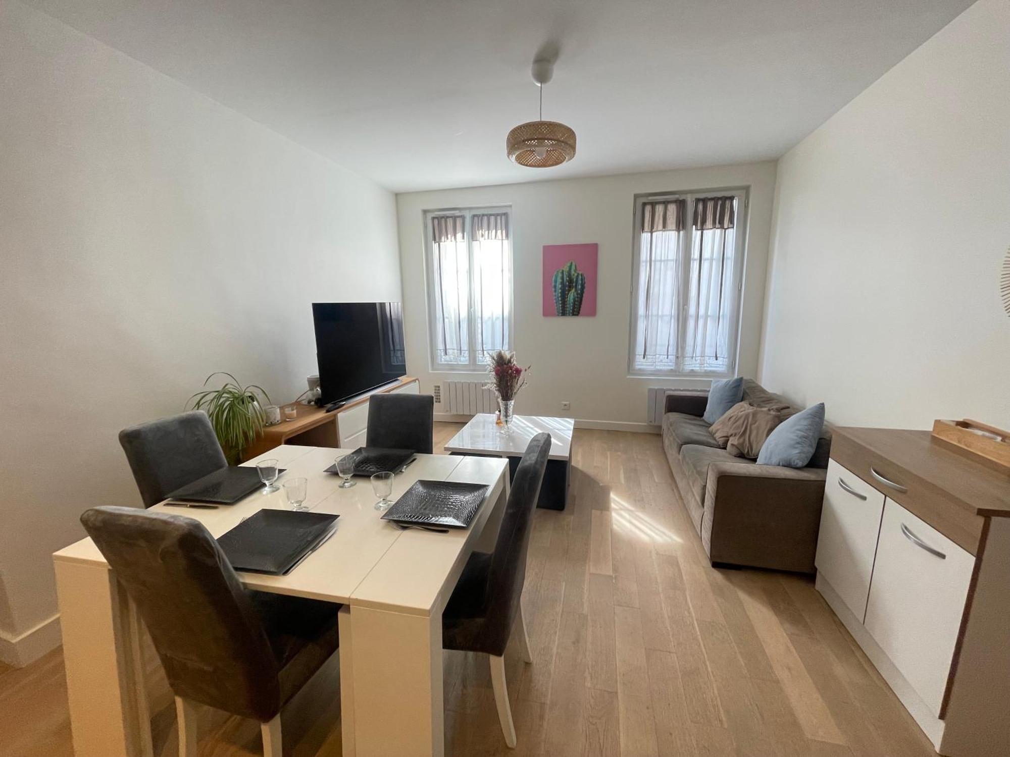 Appartement, Centre Ville, Metro Louise Michel L3, 5 Min Paris