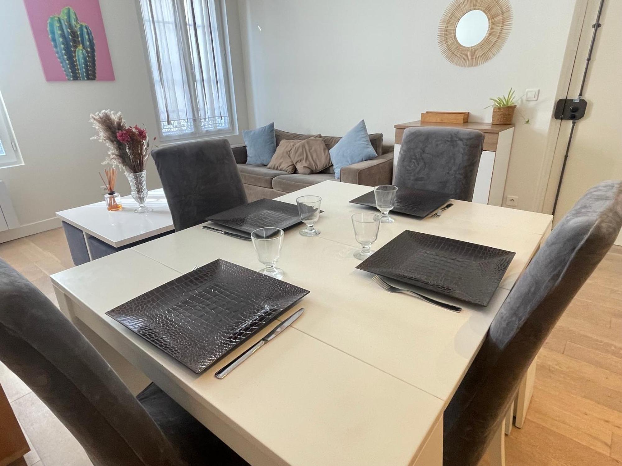 Appartement, Centre Ville, Metro Louise Michel L3, 5 Min Paris Appartement Levallois-Perret